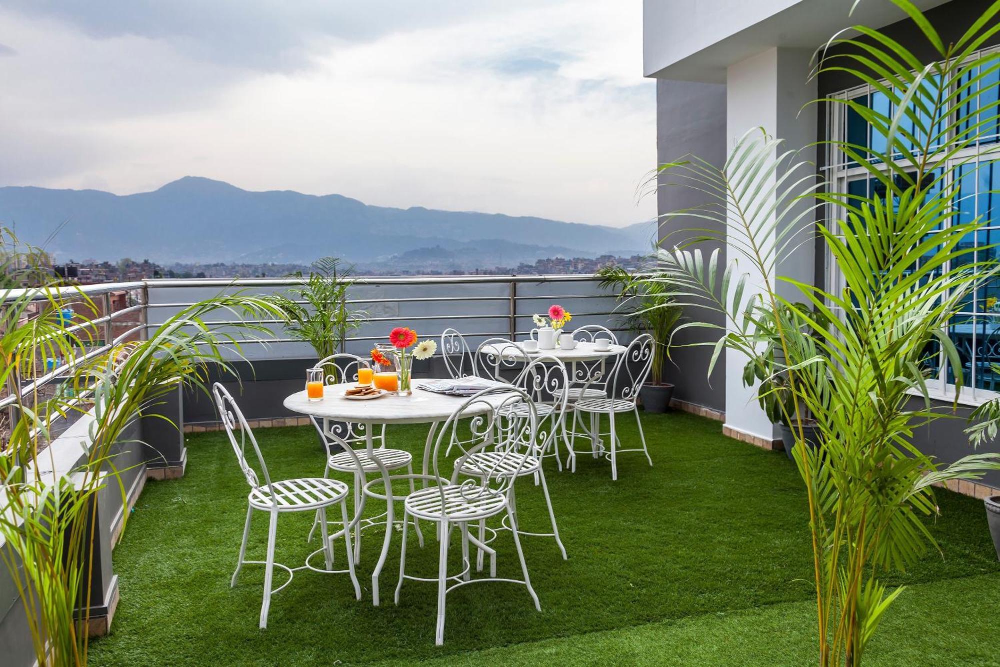 Oyo 123 Hotel Prince Plaza Kathmandu Exterior photo